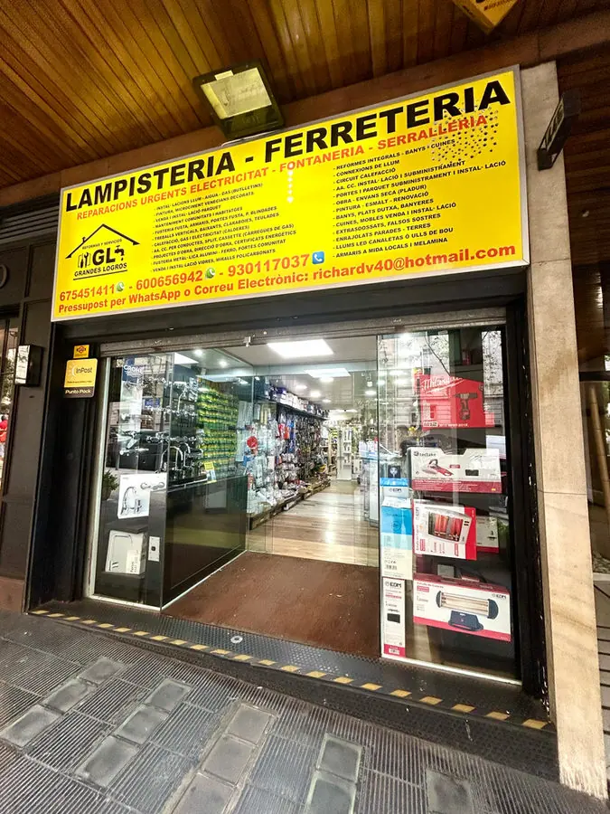 Fachada de la tienda Nova Home en la calle de Balmes