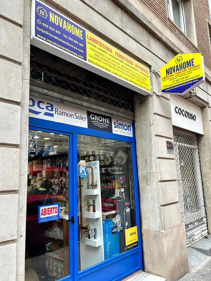 Fachada de la tienda Nova Home en la calle de Laforja